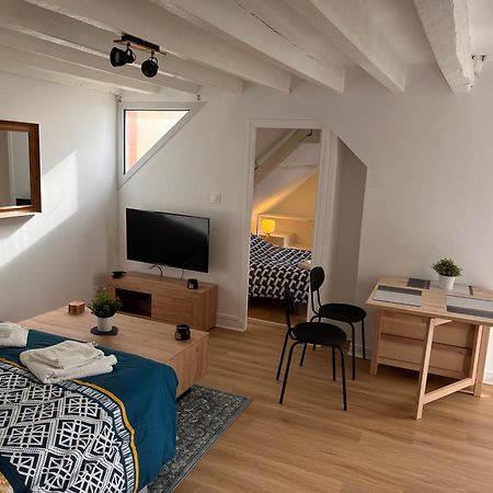 לה מאנש Appartement Calme Entre Ville Et Circuit מראה חיצוני תמונה